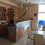 מלון Eco Palace פרימורסקו