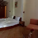 מלון Eco Palace 3*